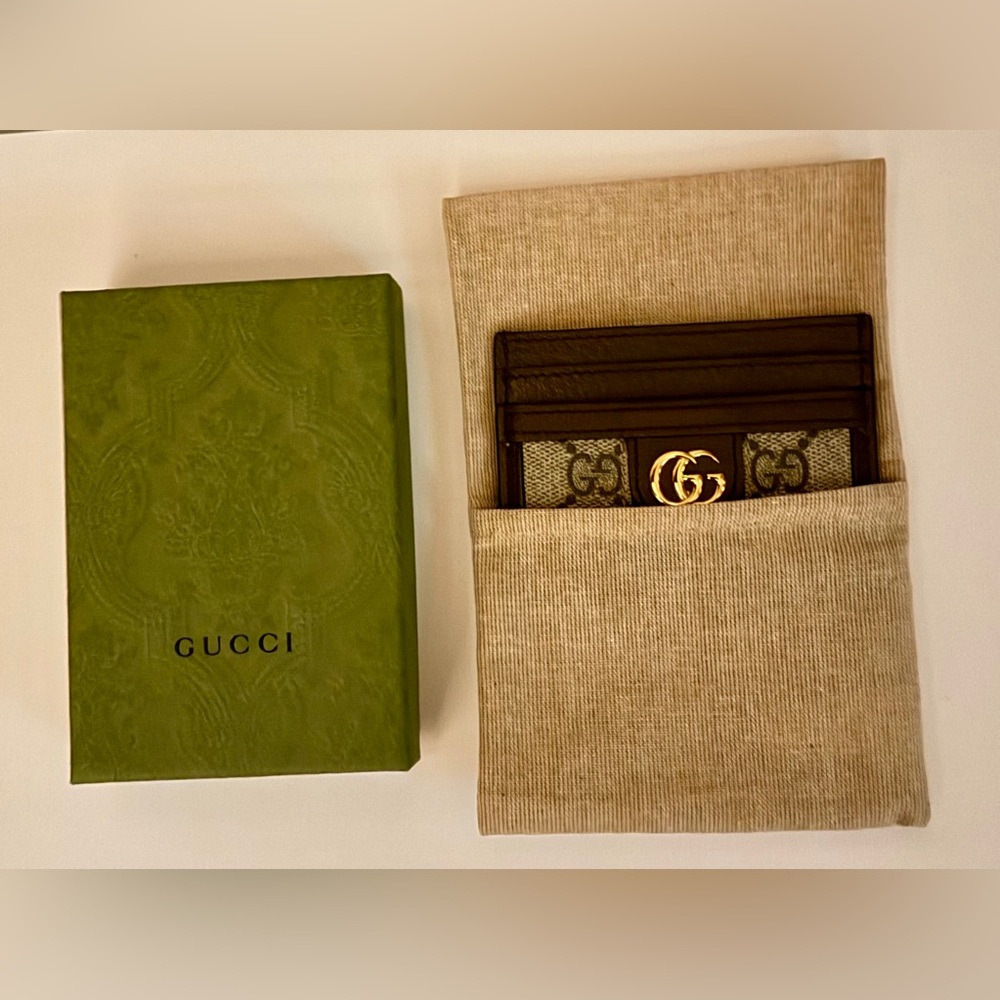 Gucci GG Supreme Card Holder with Brown and Gold Accents - Picture 3 of 3